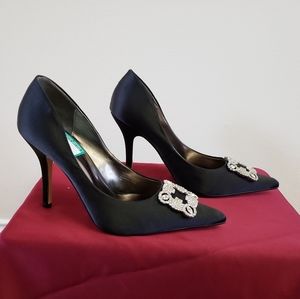 Audrey Brooke Sarah Pump -- Brand New